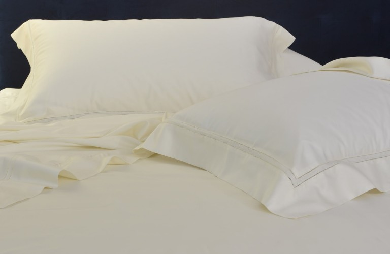 Sateen sheets plain color ivory with double hemstitch