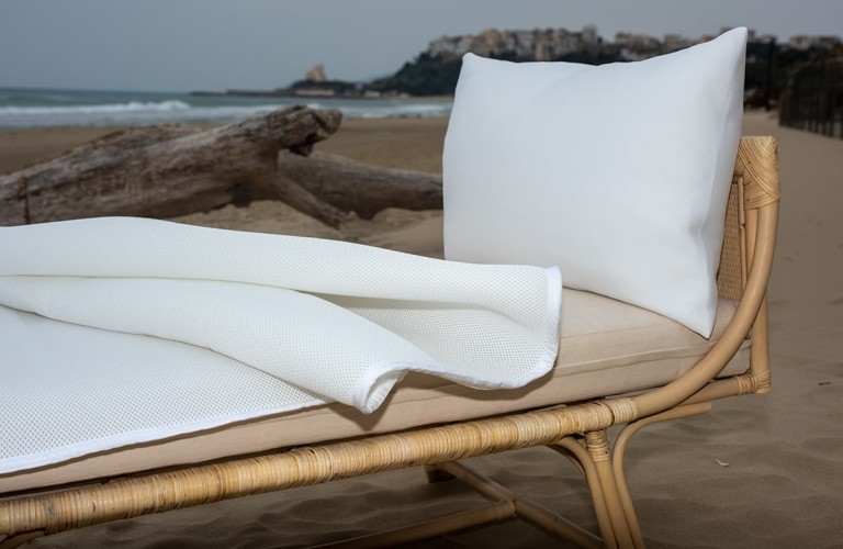 Clima3D Mattress Topper for Junior and Single Bed with 3D Air Con Pillowcase