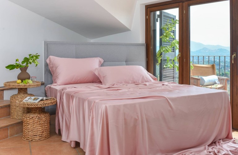 Lyserøde bambus satin lagner
