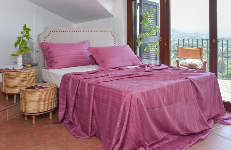 Tess Dark Pink jaquard stripe sheets