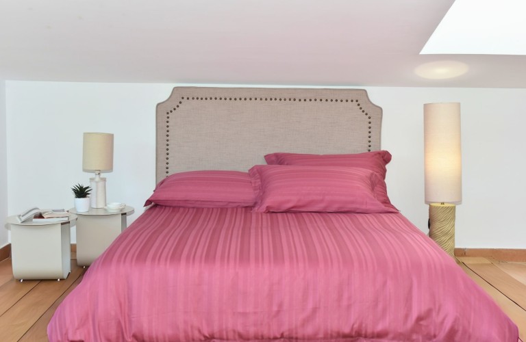 Tess Dark Pink jaquard stripe.